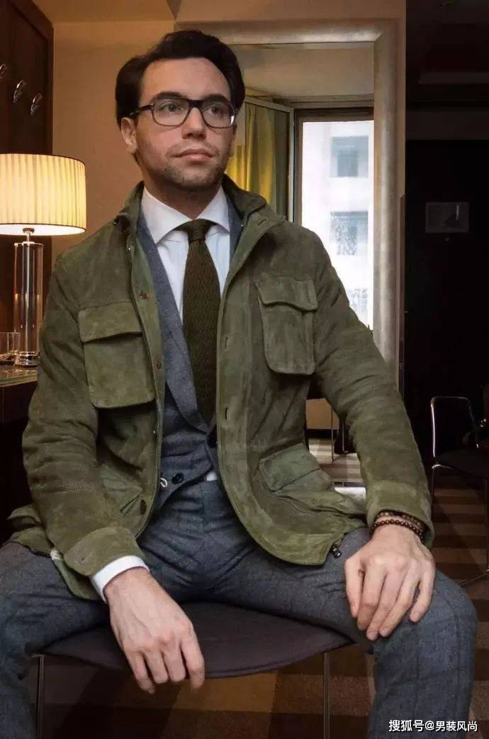 春季男士猎装夹克如何穿搭的既显时尚高级又不失男人的优雅品味
