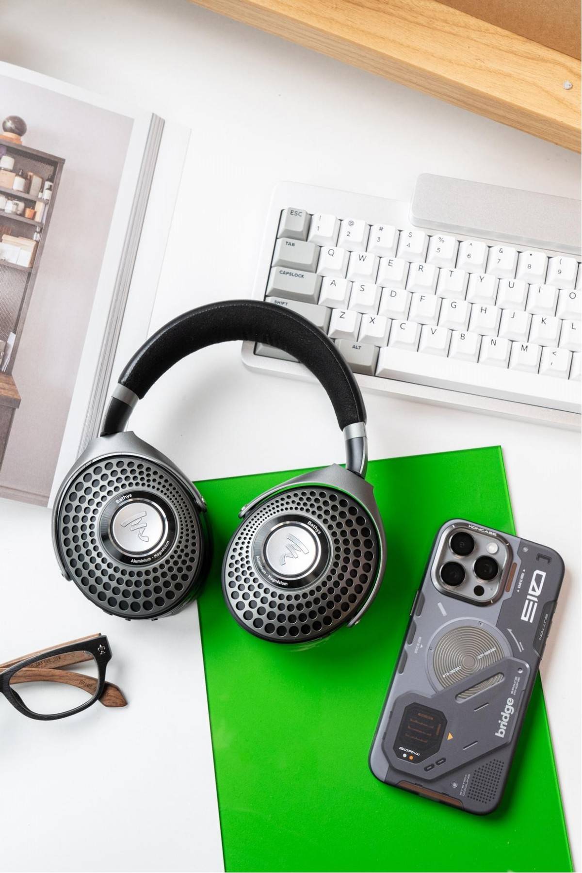 原创法国劲浪focalbathys深海潜艇蓝牙乌音乐发烧友的耳机新宠