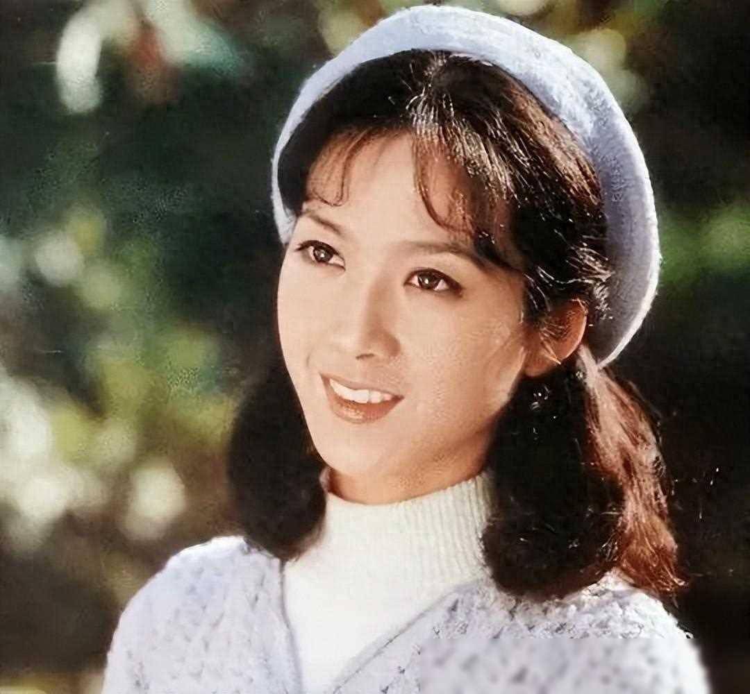 38年后,再看因流氓案逃往美国的龚雪,郭德纲说的话终于应