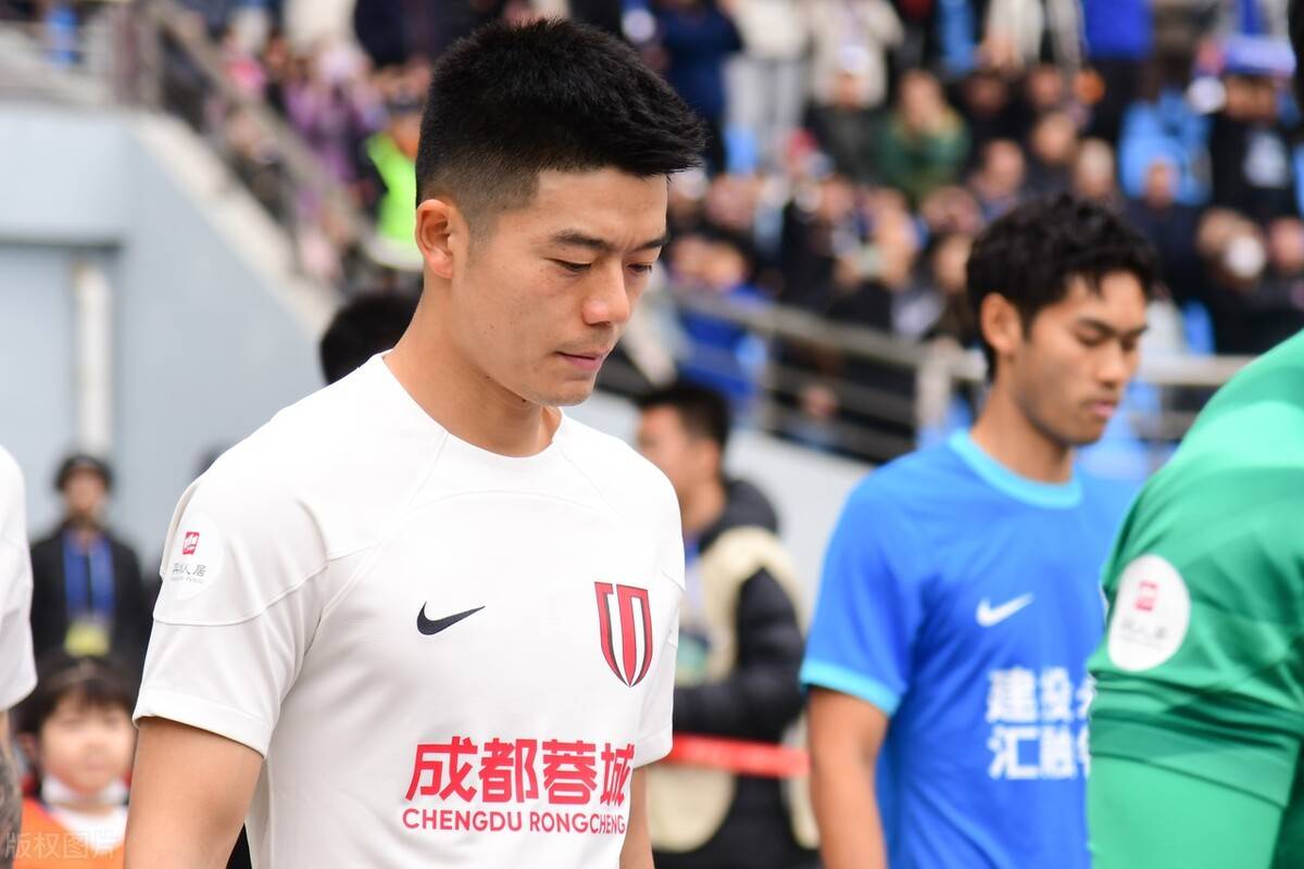 成都蓉城重量级新援即将首秀,曾是津门虎核心_杨帆_中卫_胡睿