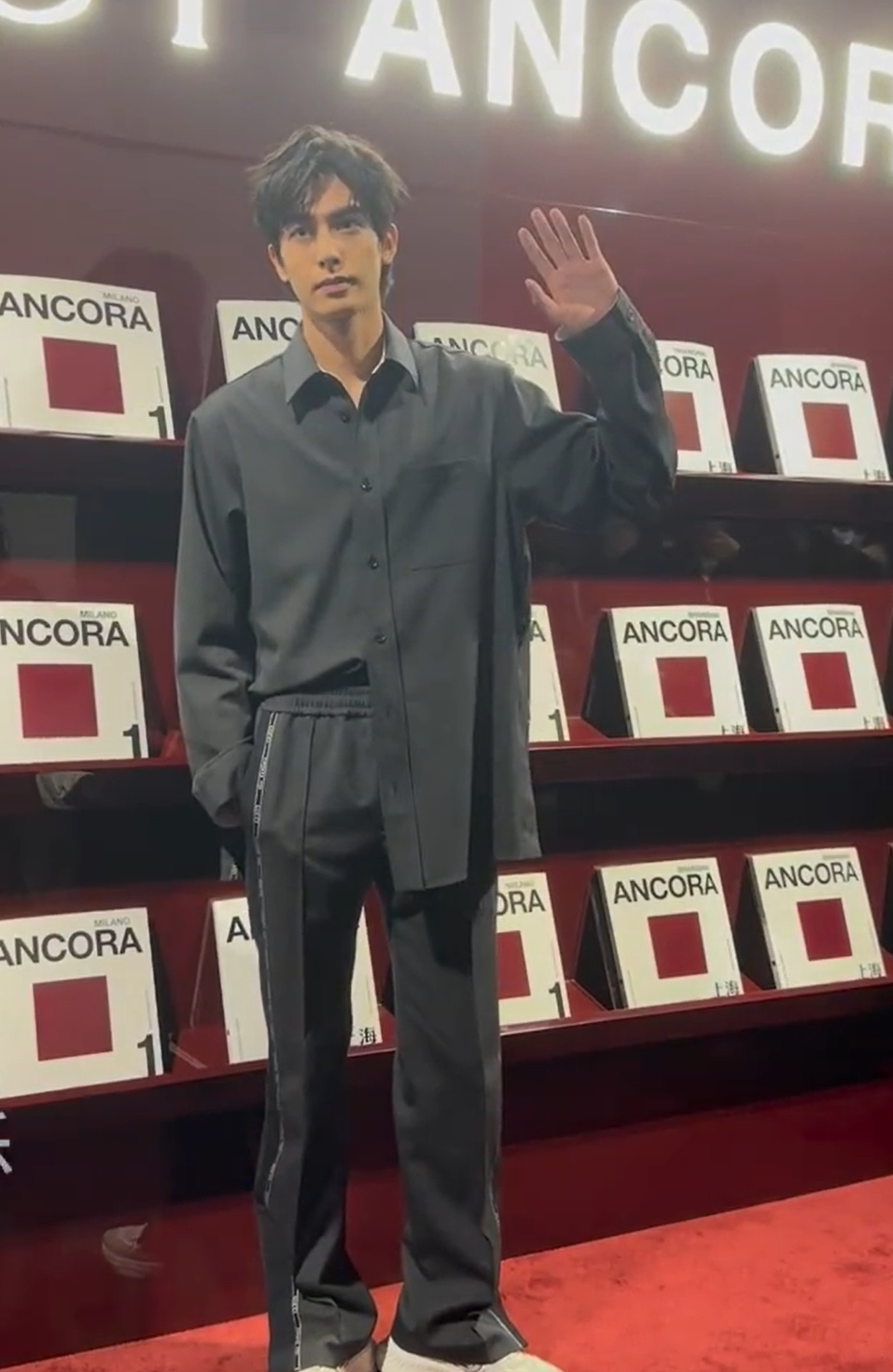 这一夜白鹿造型翻车张震穿睡衣像遛弯大叔倪妮全靠脸撑着