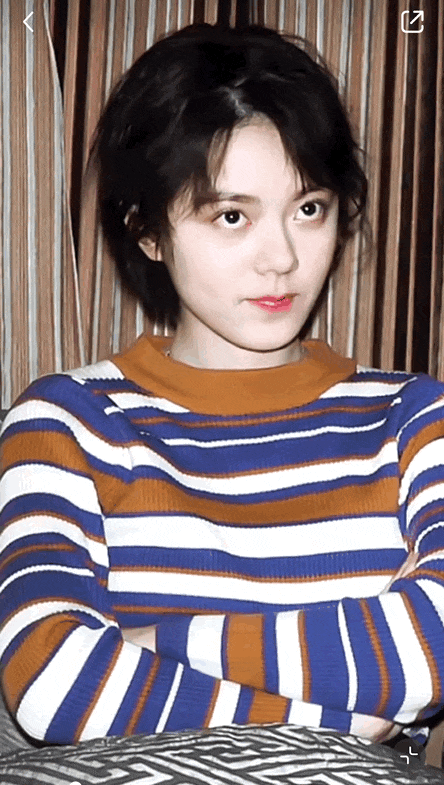 赵今麦,当时她还因为这款短发被网友夸"小王菲".