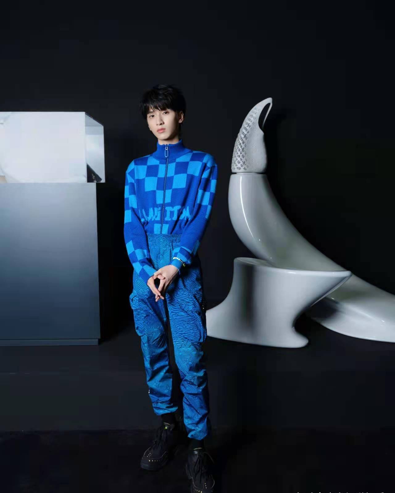 原创爱豆模范严浩翔共推出四首个人单曲每一首歌都是他的态度