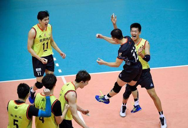 原创中国女排国手许晓婷与北京男排二传手刘泽甜蜜恋情曝光球迷关注度