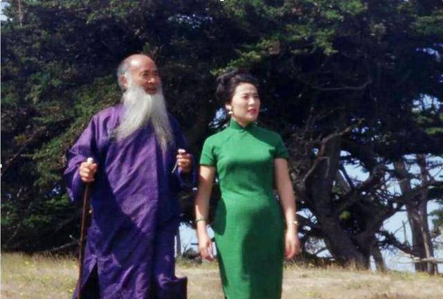 女儿带闺蜜找父亲学画,父亲却娶她做了四姨太,还生下弟弟妹妹_张大千