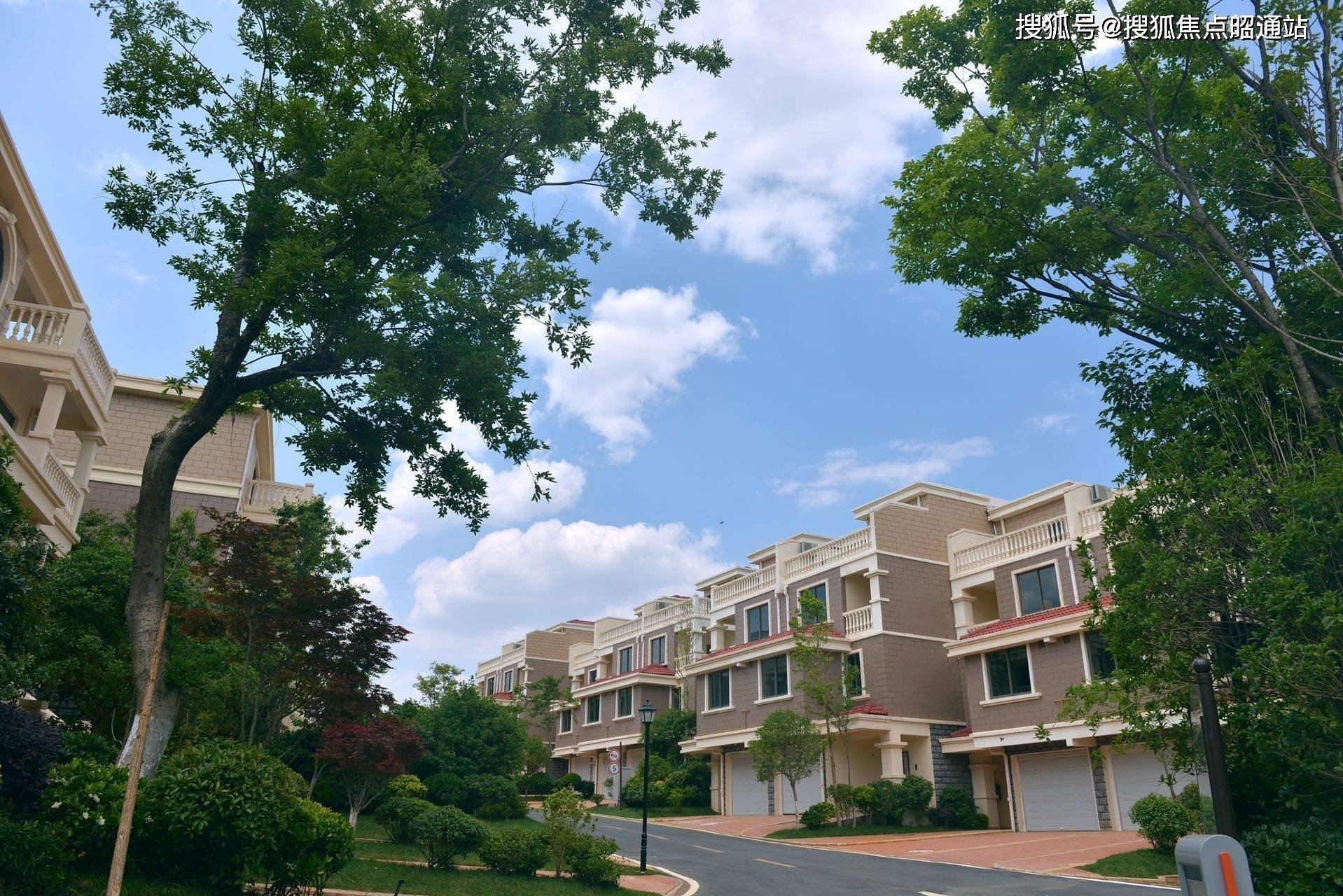 阳宗海山水湖畔昆明山水湖畔最新楼盘详情房价户型容积率小区环境