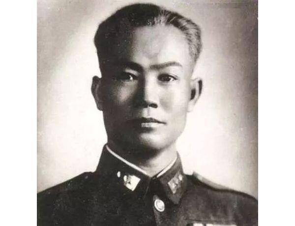 得三将领:一个跪功了得,一个坐功了得,一个站功了得_顾祝同_黄杰_陈诚