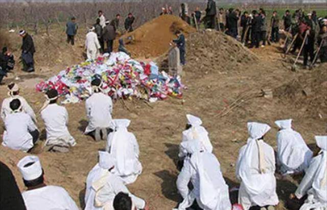 原创直面死亡找不到接班人捞尸人尸臭洗不掉染上了就是一辈子