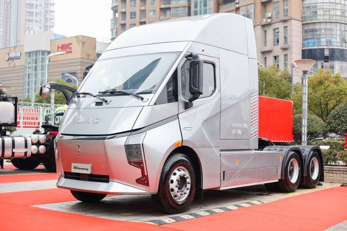 新能源重卡2月实销超2000辆涨7成!