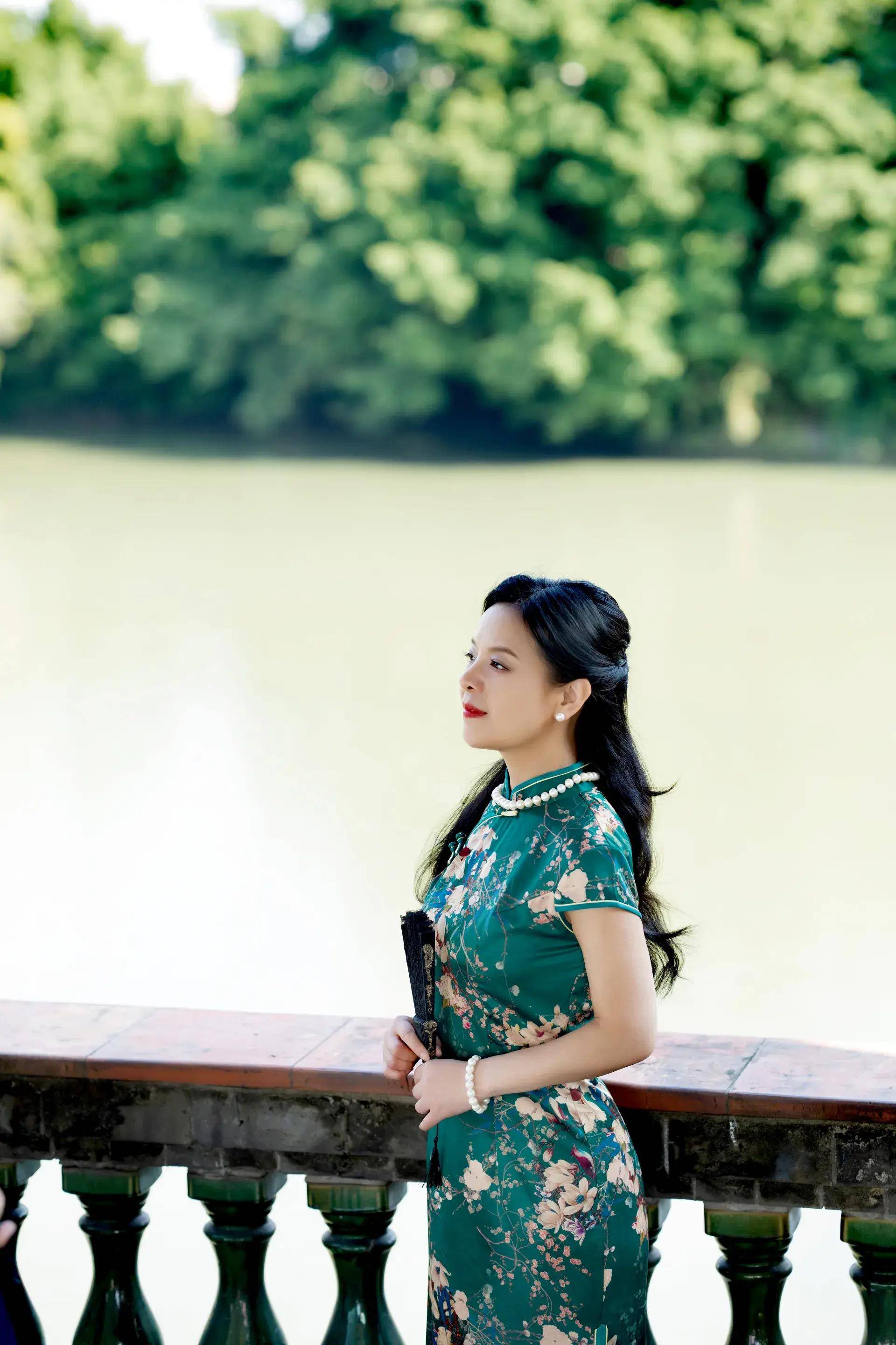 专辑全程在全景声录音棚内录制,合成.