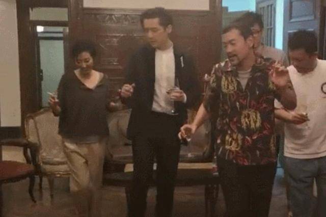 原创胡歌桂纶镁私照遭曝光现实中还有多少没崩的人设