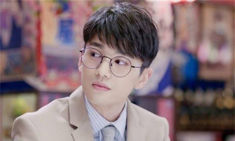 原创大幂幂力捧新人嘉行艺人出镜幸福触手可及