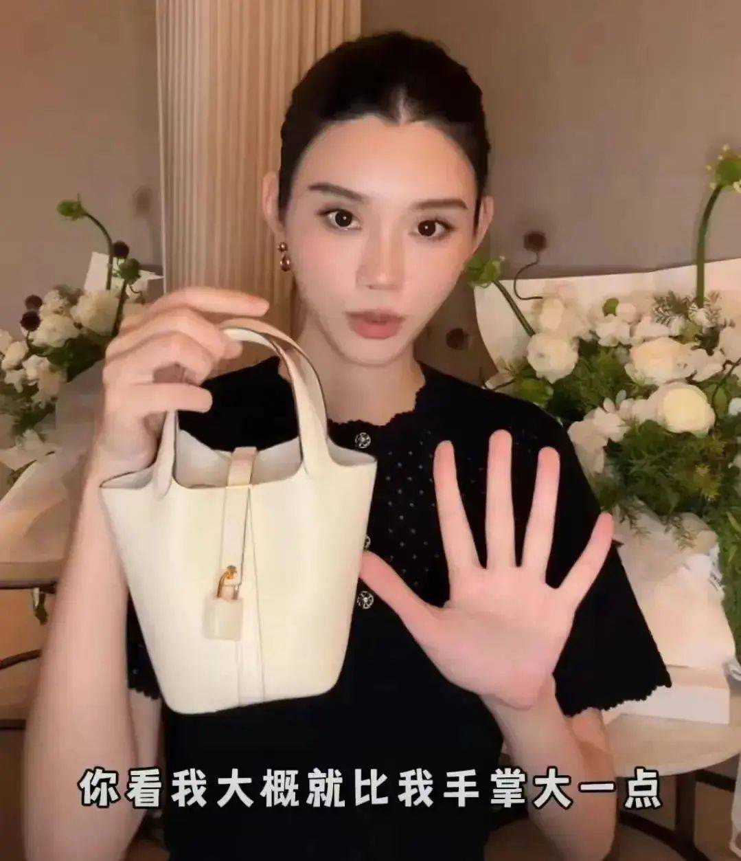 原创奚梦瑶2岁女儿长得像奶奶四太一个包3万4是真正百亿千金