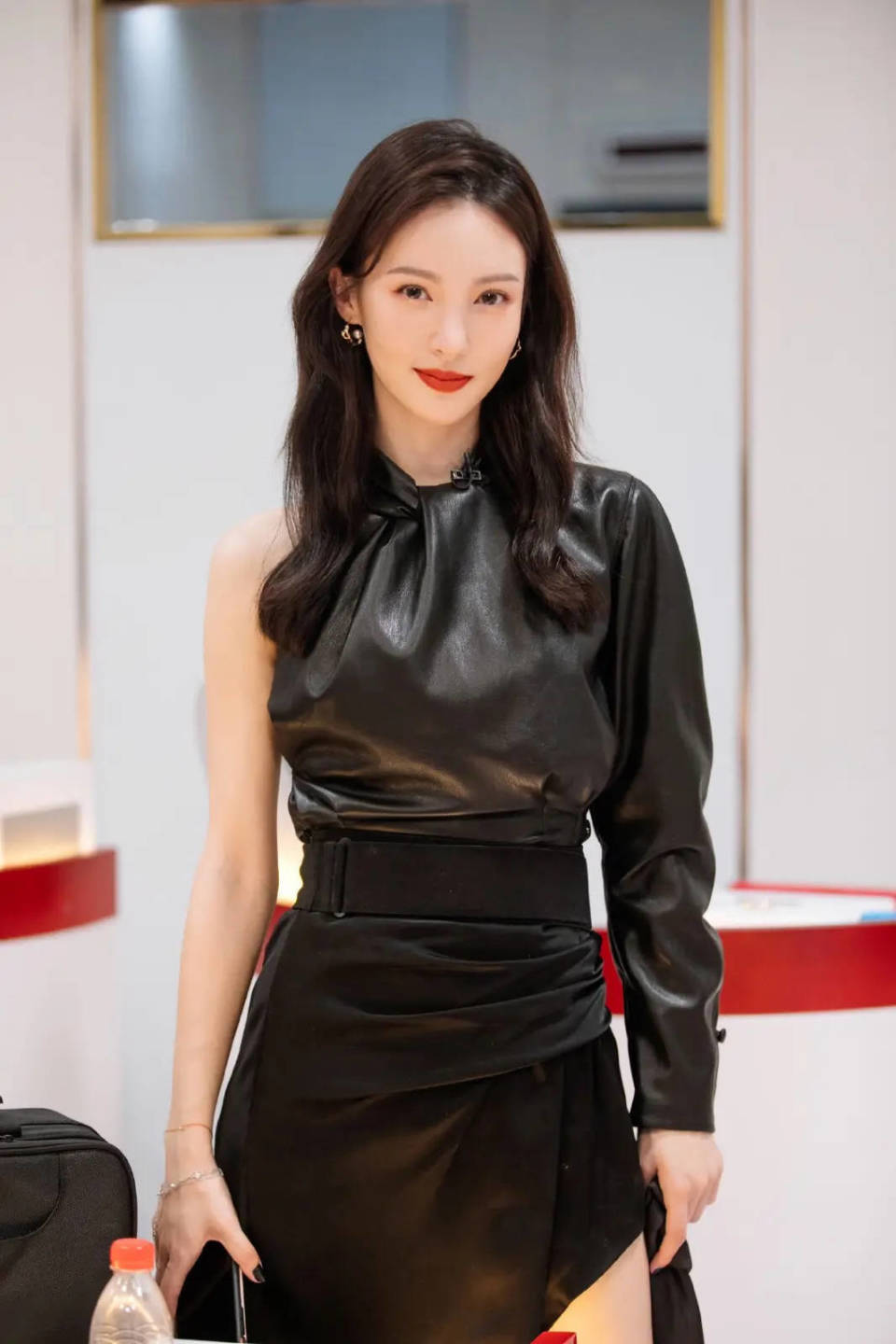 原创胡夏金晨惊爆分手传闻关系骤变引网友震惊双方粉丝互相推责