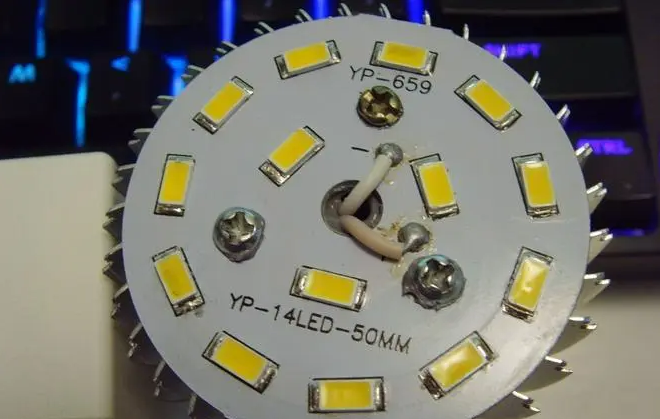 护眼灯aaa和aa区别?为更好呵护用眼健康,建议看看这五款护眼台灯