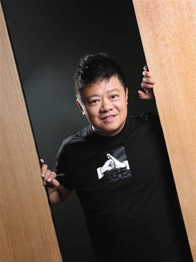 漂亮,当年电视辞职做全职太太,如今两人恩爱依旧_妻子_马季_彭小盛