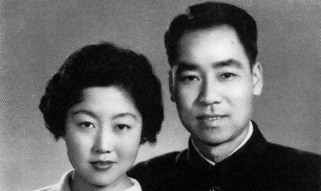 许渊冲86岁患癌医生断言活不过七年至今已百岁依旧笔耕不辍