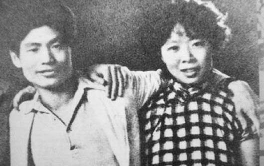 萧红:明明是地主家的孩子,却坎坷了一生,多次被背叛,31岁离世_萧军多