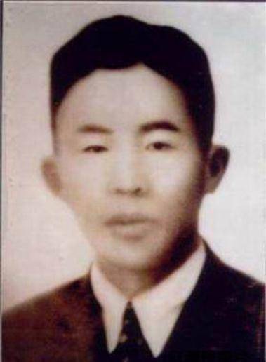 这个村三兄弟干革命老大叛徒老二烈士老三农民后人回家乡纪念