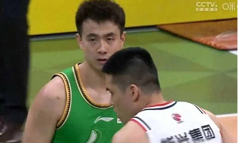 新外援合同曝光,一个月非保障_亚当斯_辽宁男篮_球迷