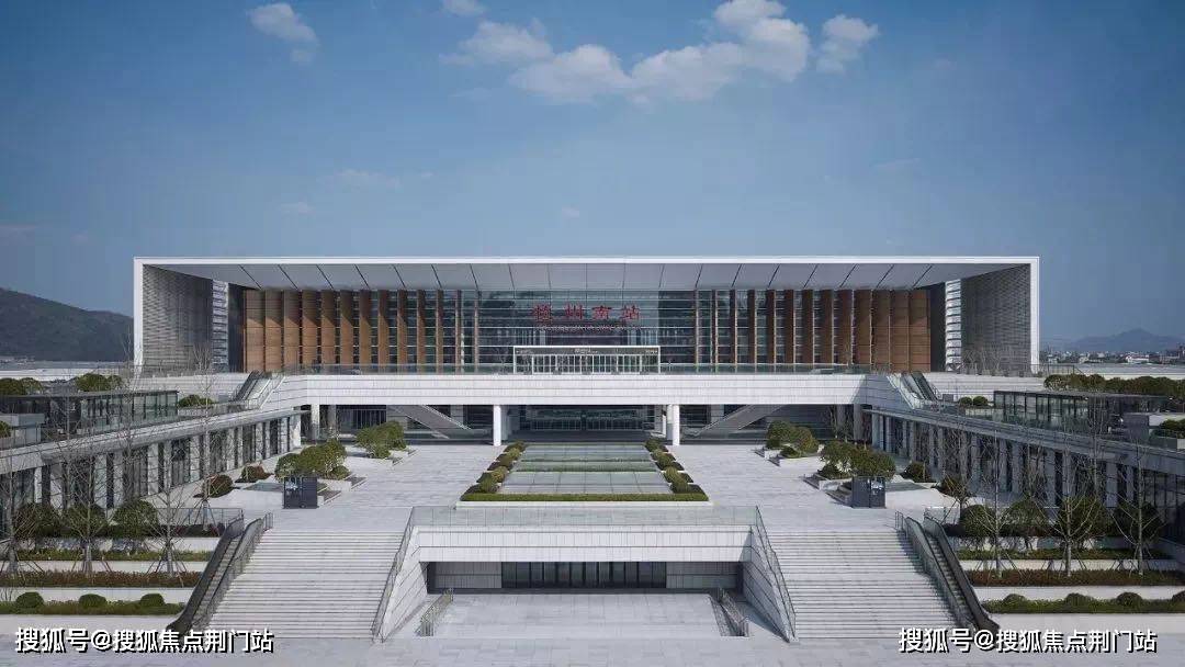 地铁出行南岸唯一高铁站,浙江省第二座特等站-杭州南站,距离项目约1.