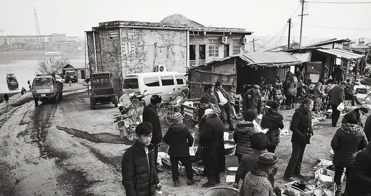 原创中国快刀手卞况犯下21起滔天罪恶却因一双鞋子被捕入狱