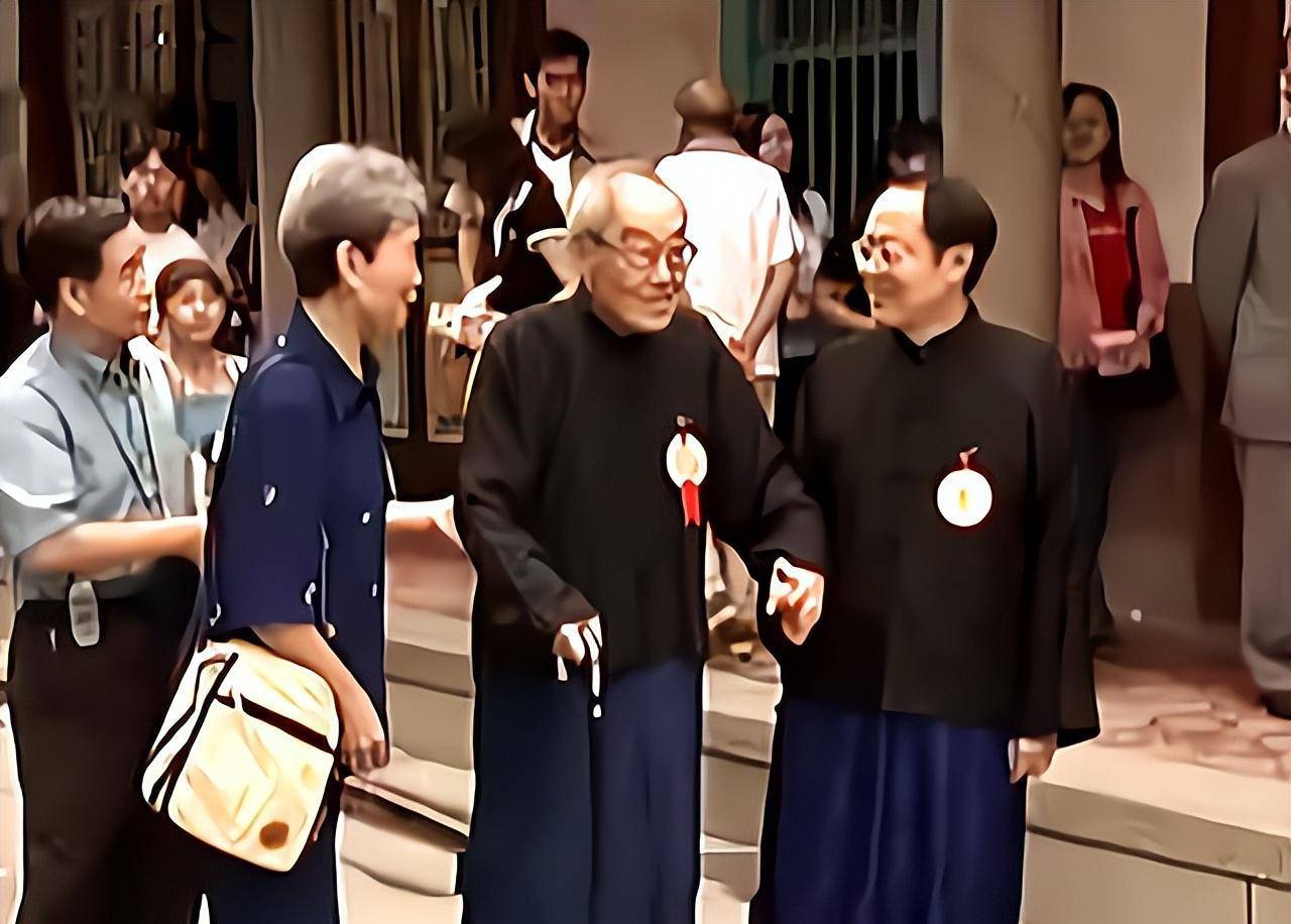 顺利出生,已经病危的孔令贻给北洋政府的总统徐世昌和溥仪各写一封信