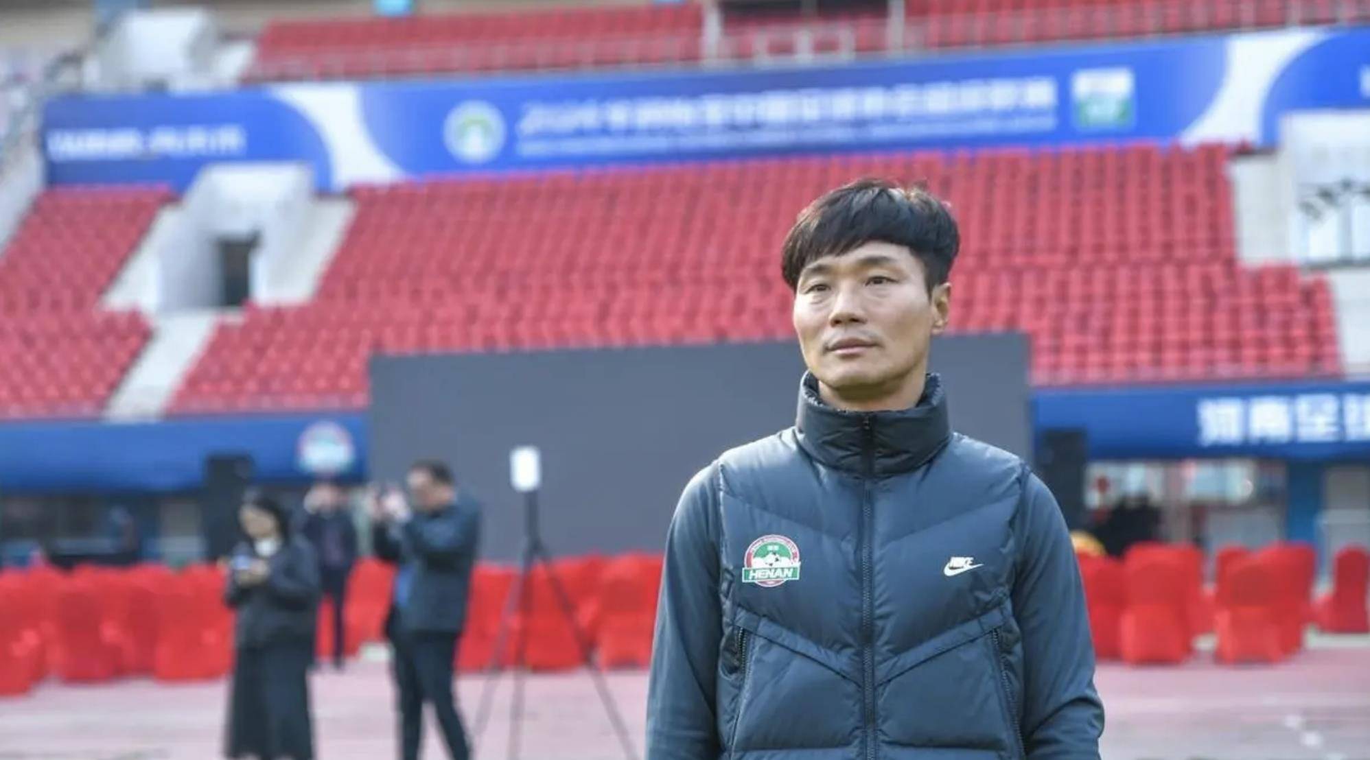 两连平对于河南队来说是否完全不能接受,李玮峰在河南开局不利_南基一