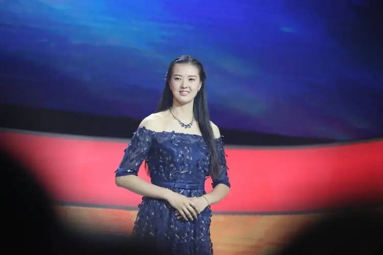 张常宁既可以打主攻也可以打接应增加了夺冠的概率
