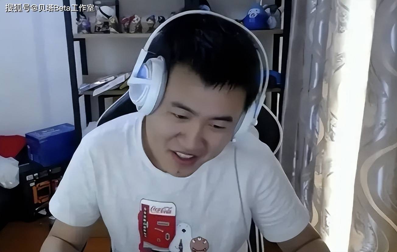 拒绝向ning宝蓝道歉霸哥怒斥网友膝盖太软站起来说话别跪着