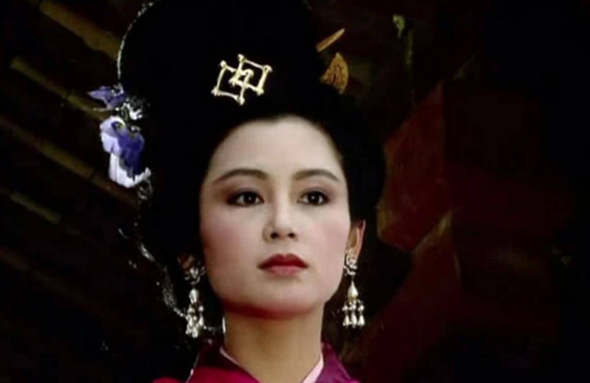 但她没寻短见,反而生活惬意_曹操_吕布_秦宜禄