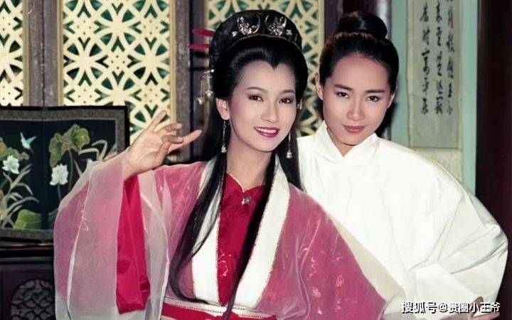 70岁赵雅芝和61岁叶童同框,我感慨:年龄真的不是问题_时候_年纪_岁月