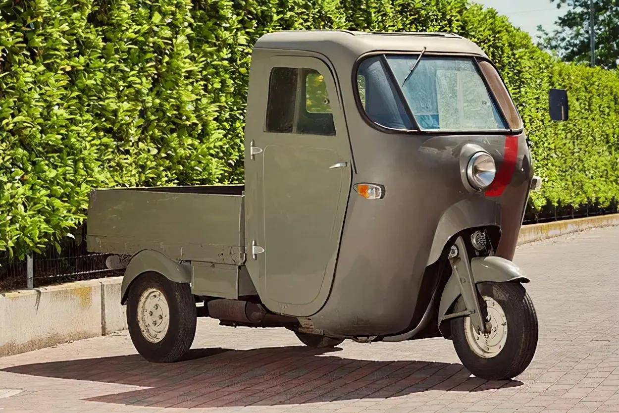 以性能和造型著称的杜卡迪,曾经还有可爱的三轮车