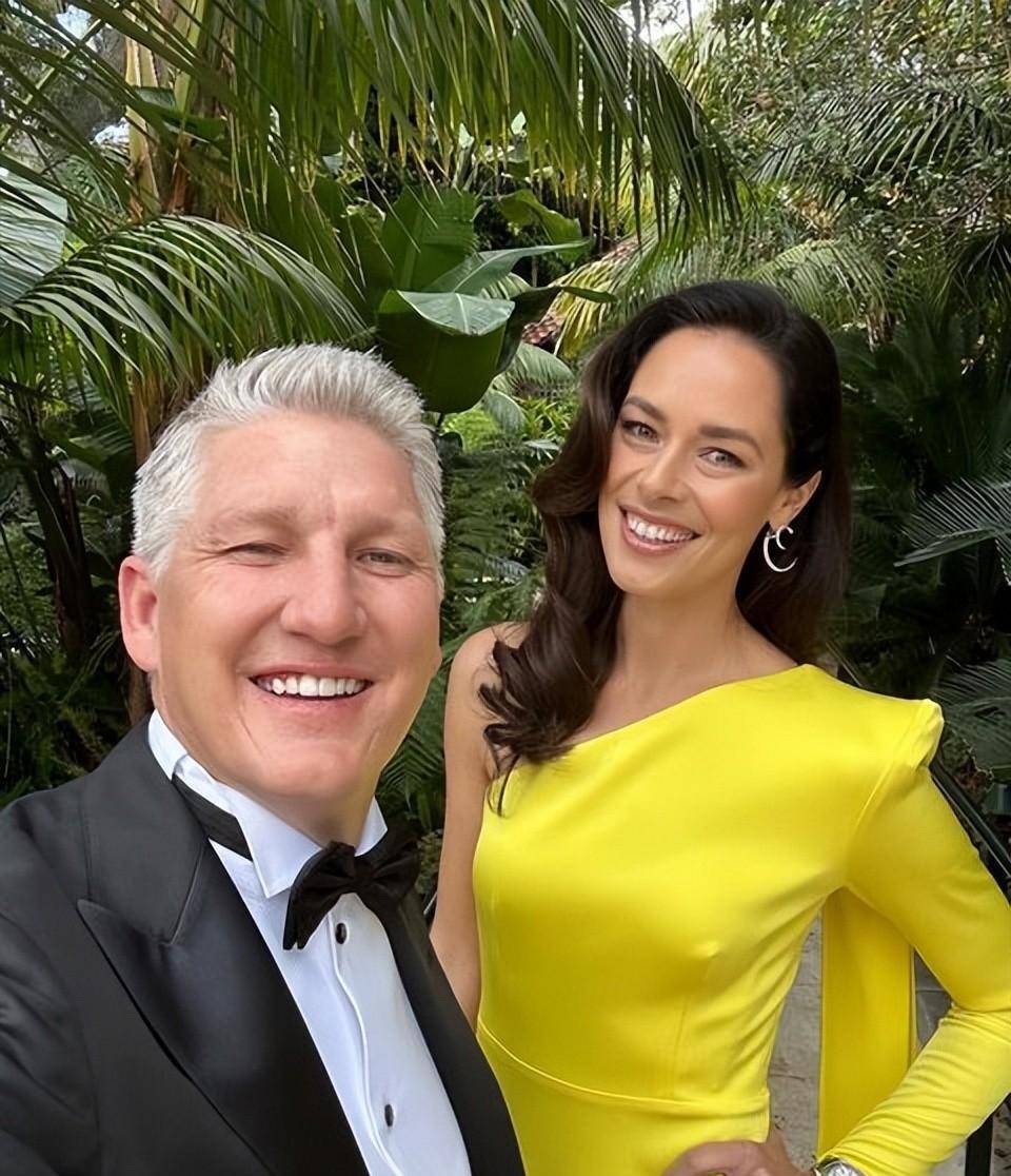 还有同样美貌惊艳的足球明星,比如克里斯蒂亚诺·罗纳尔多的前女友伊