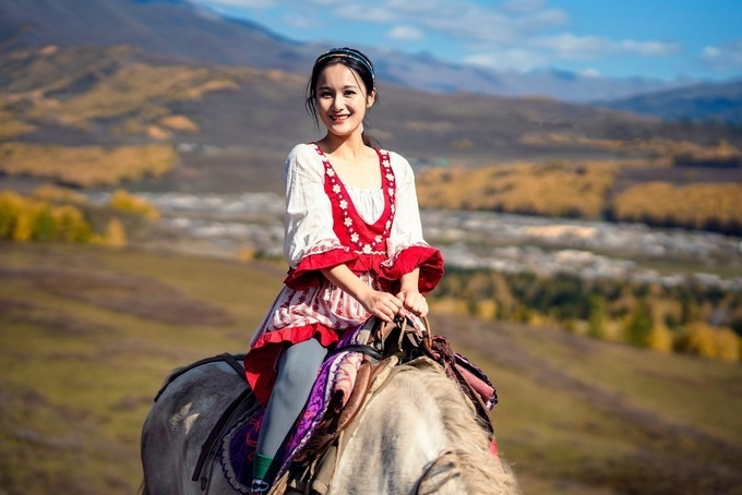 新疆火焰山找私人导游人均费用,天山天池专业导游规划的路线_桂林_xys