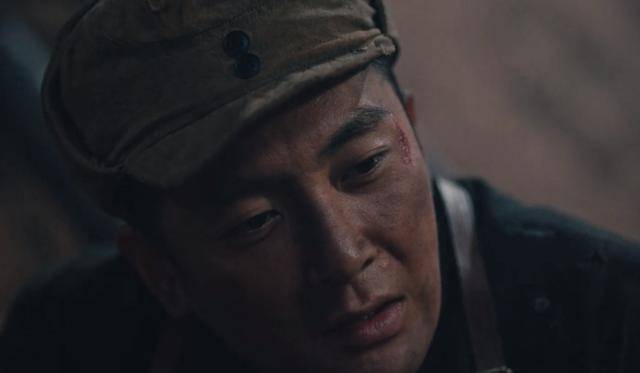 张万山侧耳细听他们说话的内容,终于搞清楚,自己稀里糊涂遇上了敌兵