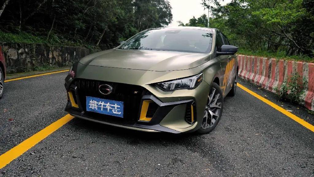 在思域和integra的交接当中,我觉得我们国产运动车型正好有一个机会趁