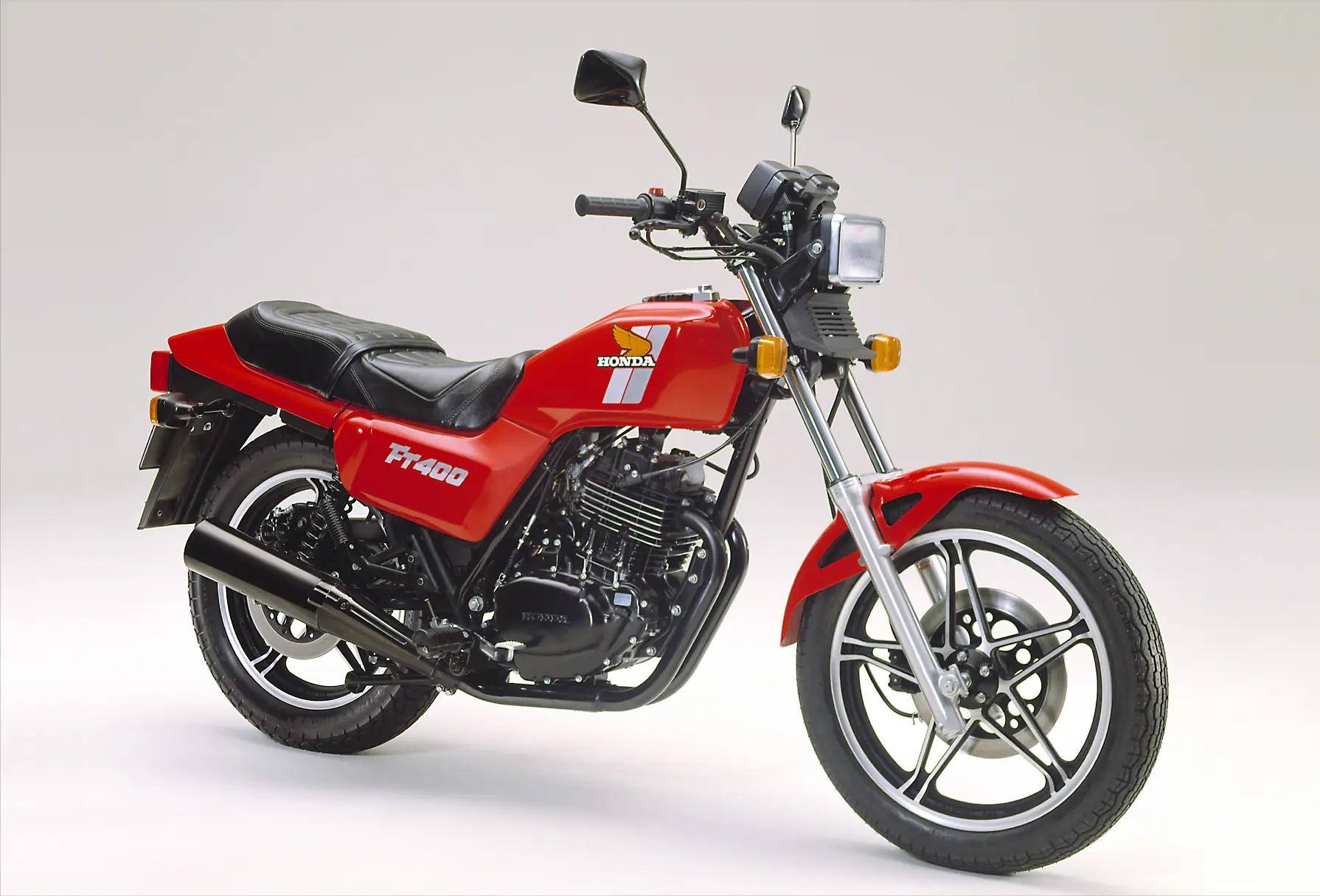 配备中量级单缸发动机的平地赛道车款—本田 ft400/500_搜狐汽车_搜狐