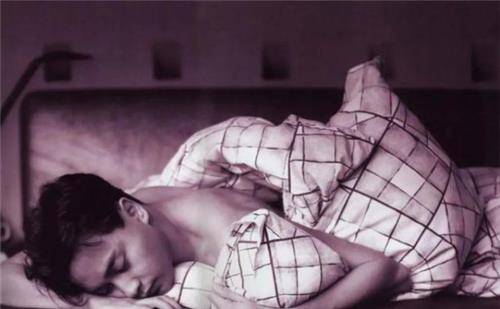 愚人节深夜,他从香港酒店24楼一跃而下,砸坏围栏和梅艳芳的眼泪_张国