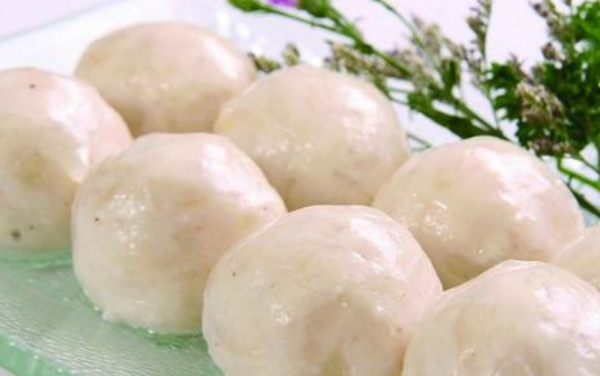 教你做正宗潮汕手打鱼丸,肉质滑嫩又健康_鱼蓉_鱼肉_小孩子