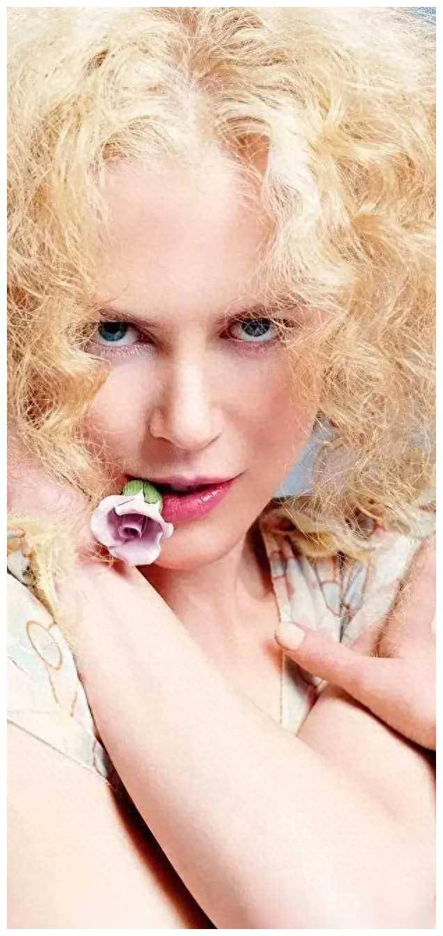 好莱坞性感女神妮可基德曼诠释经典魅力点亮银幕风采