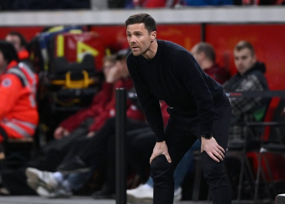 弗林蓬,霍夫曼,扎卡和因卡皮耶4中场首发出战.