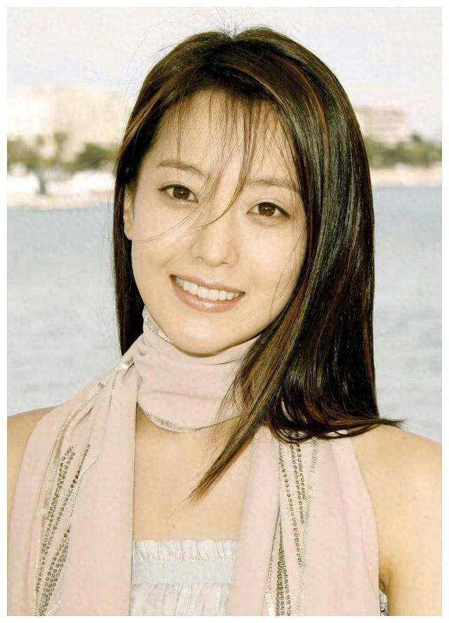 金喜善,是不是顶级美女?为何她的外貌如此普通?_事业_韩流_电影