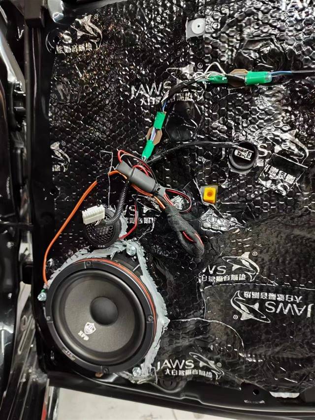 汕头猫王专业汽车音响改装67/丰田凯美瑞汽车音响改装战斧两分频