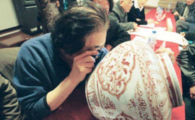 这时中国收藏家协会玉器委员会的姚政公开发文表示支持周南泉.