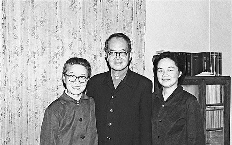 钱钟书的"痴",也直接导致了杨绛晚年的孤独,并给她的人生带来一丝遗憾