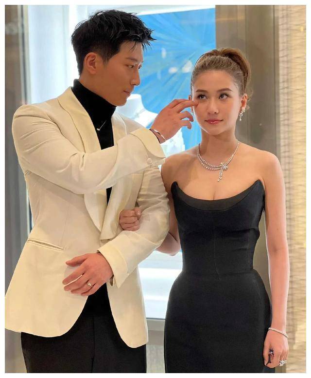 原创窦骁何超莲合体破解传闻不和眼神令人心动拉丝好治愈