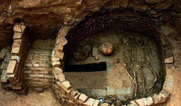 原创陕西古墓出现盗洞盗墓贼光顾数次800多个宝贝为何拿不走