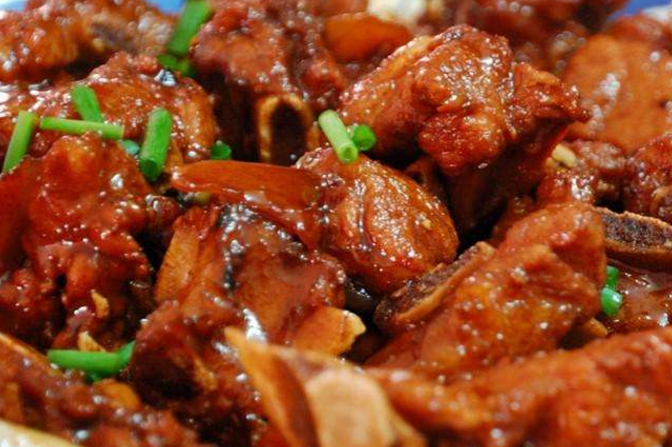 20年大厨经验:红烧排骨如何炒糖色?只需"2诀窍"!色香味俱全_时候_传统