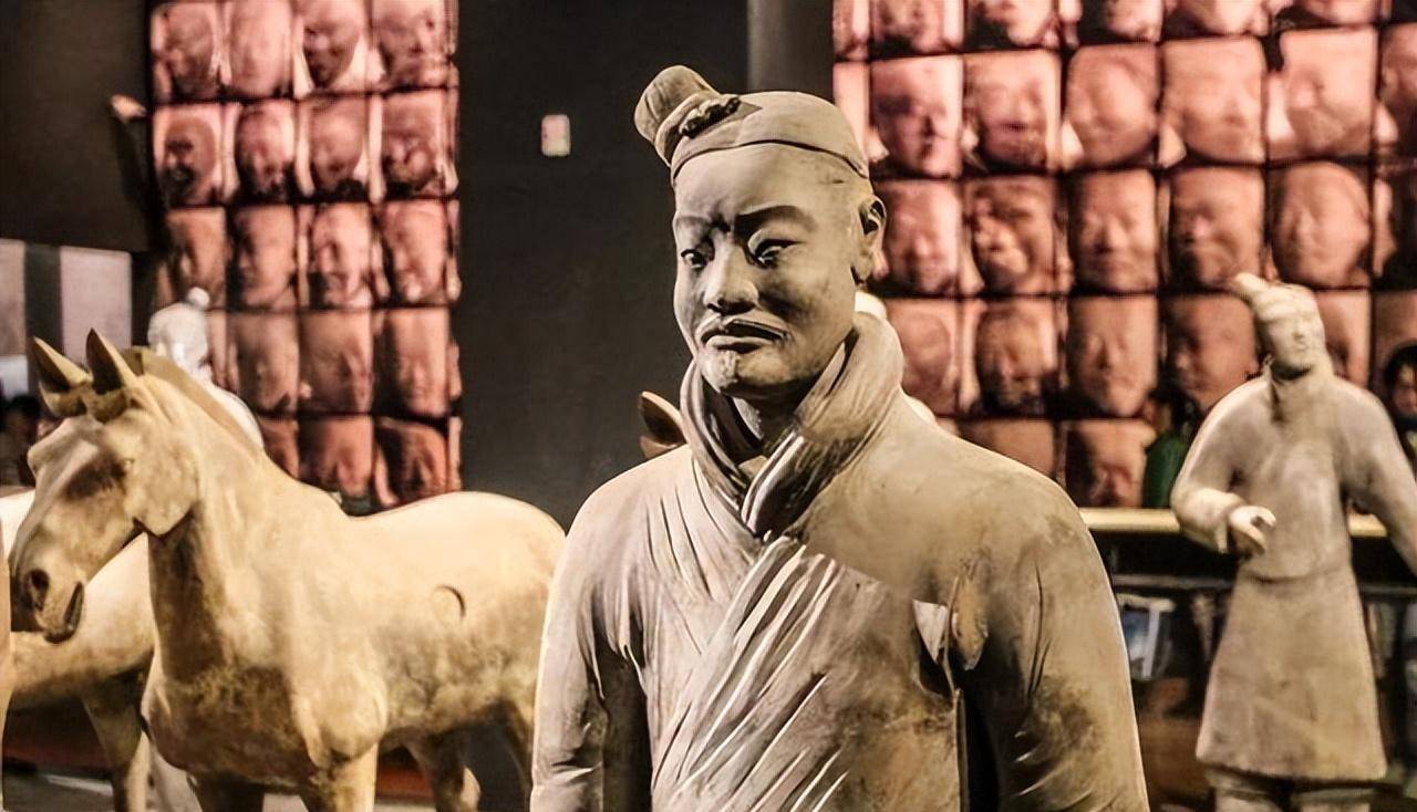 1兵马俑裂开后才真相大白_秦始皇陵_我国_制度